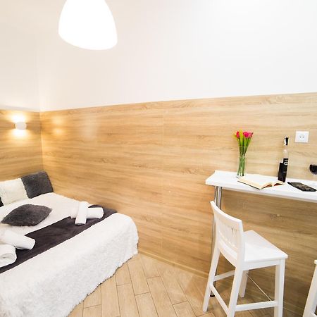 Mini Economy Apartments- Filatova 10 Львов Экстерьер фото