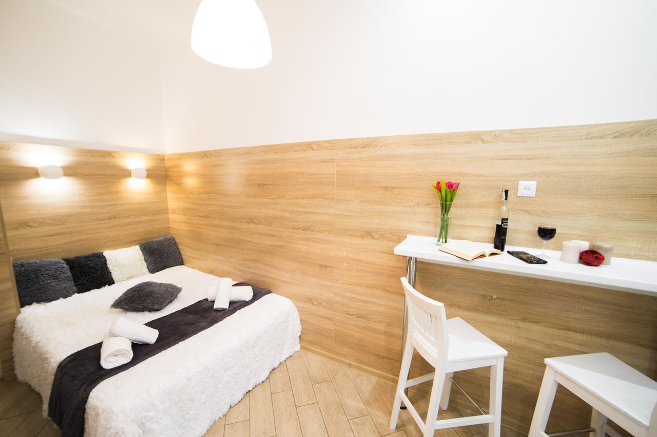 Mini Economy Apartments- Filatova 10 Львов Экстерьер фото